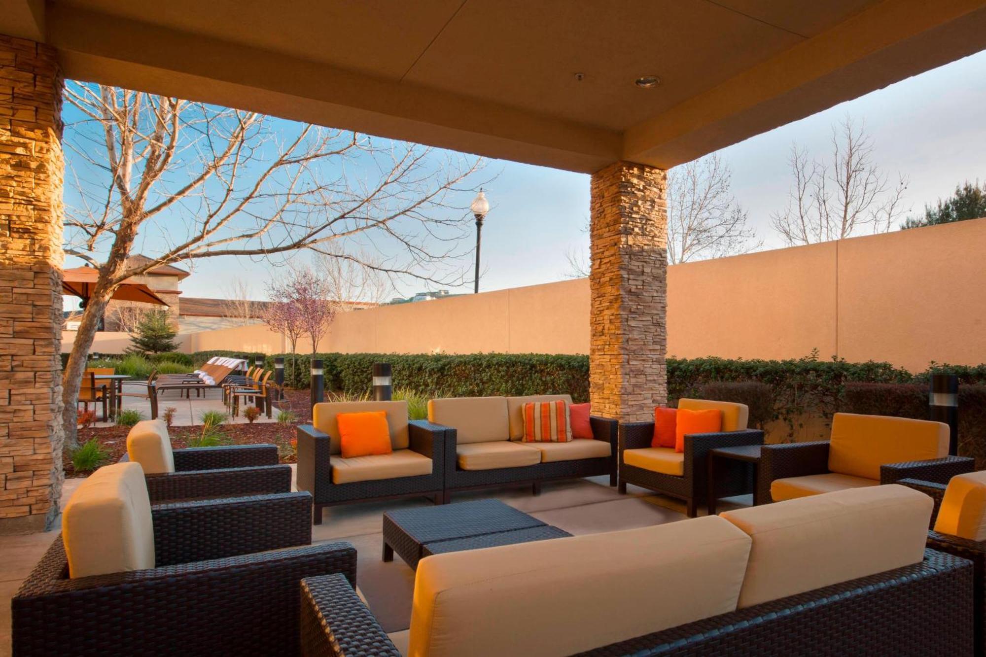 Hotel Courtyard By Marriott Sacramento Folsom Esterno foto